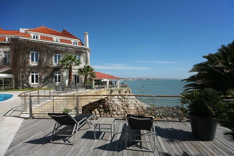 The Albatroz Hotel Cascaes Exterior foto The deck of the hotel overlooking the Tagus River